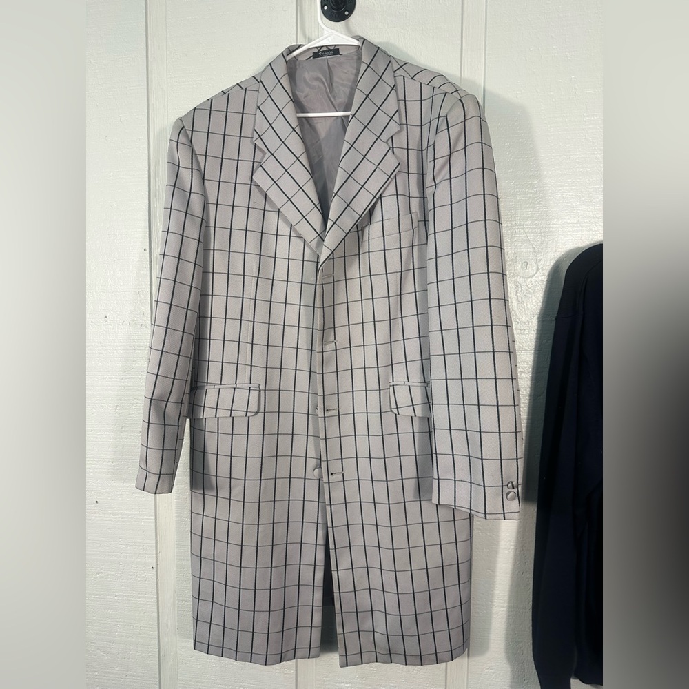 Vanetti Vintage Men’s Gray with Blue Stripe Long Sports Coat No Size EUC